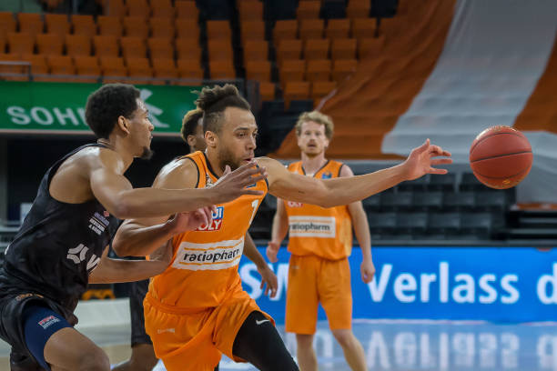 篮板和9次 篮板和9次